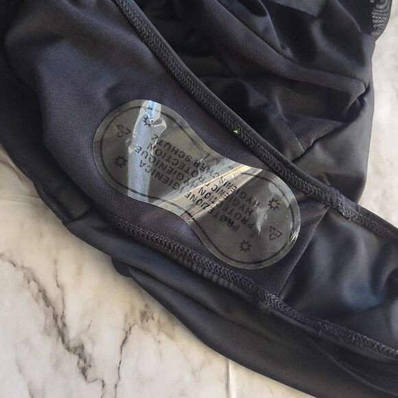 Elegant Black One Shoulder Swimsuit with Contrast Mesh High Elasticity - Picture 15 of 16